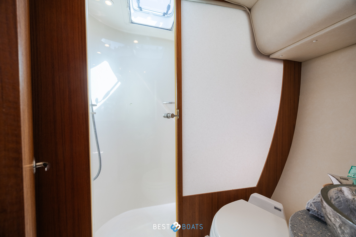 Tiara 4300 Sovran
