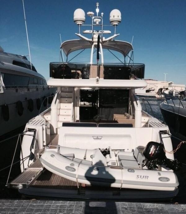 foto: 25 Princess 65 Fly