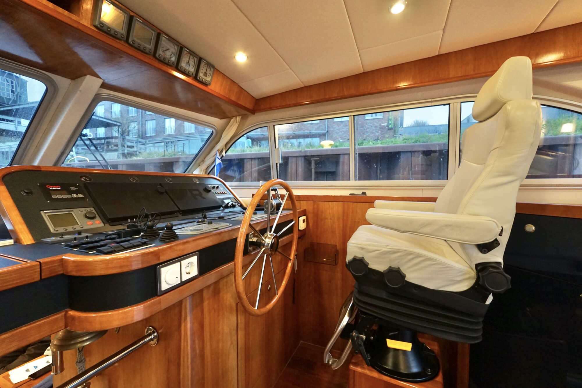 foto: 39 Van der Heijden Van der Heijden 17.00 Dynamic Deluxe VS