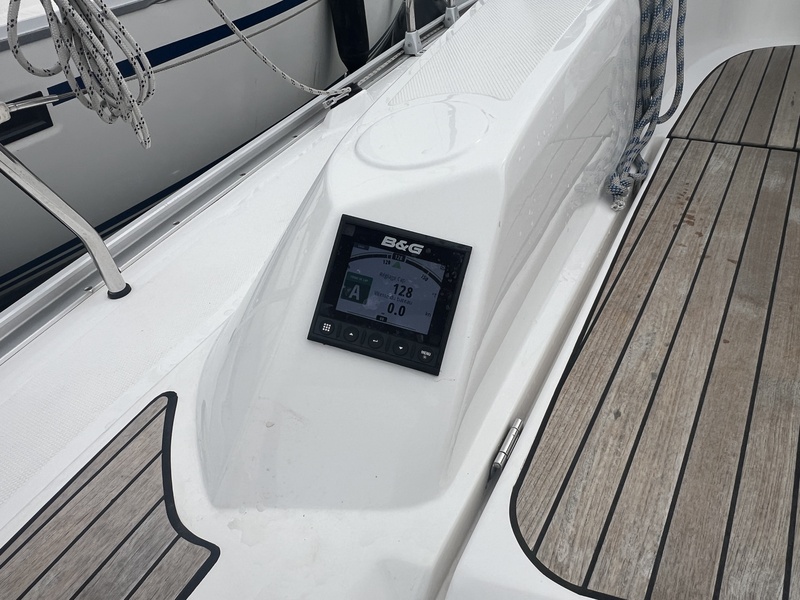 hoofdfoto: 1 Bavaria Cruiser 34-2