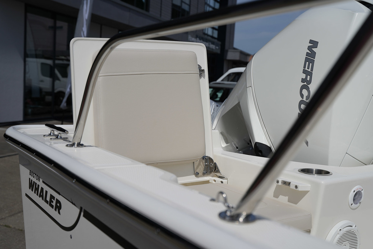foto: 27 Boston Whaler 210 Montauk