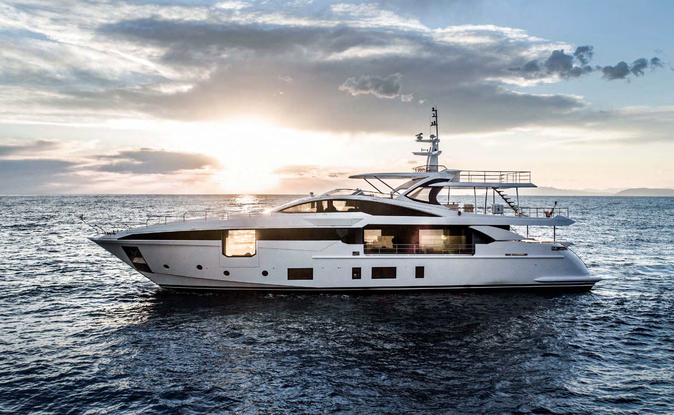 foto: 111 Azimut Grande 35 M/Y HEED