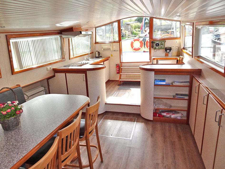 Motortjalk 21.40, met UBC