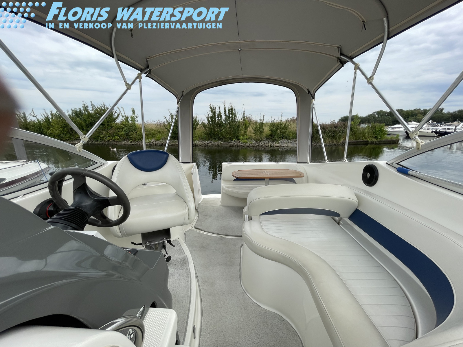 foto: 16 Bayliner  265