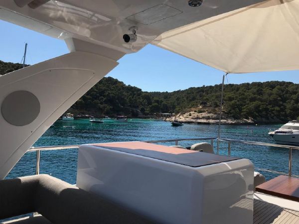 foto: 25 Azimut 50 Fly