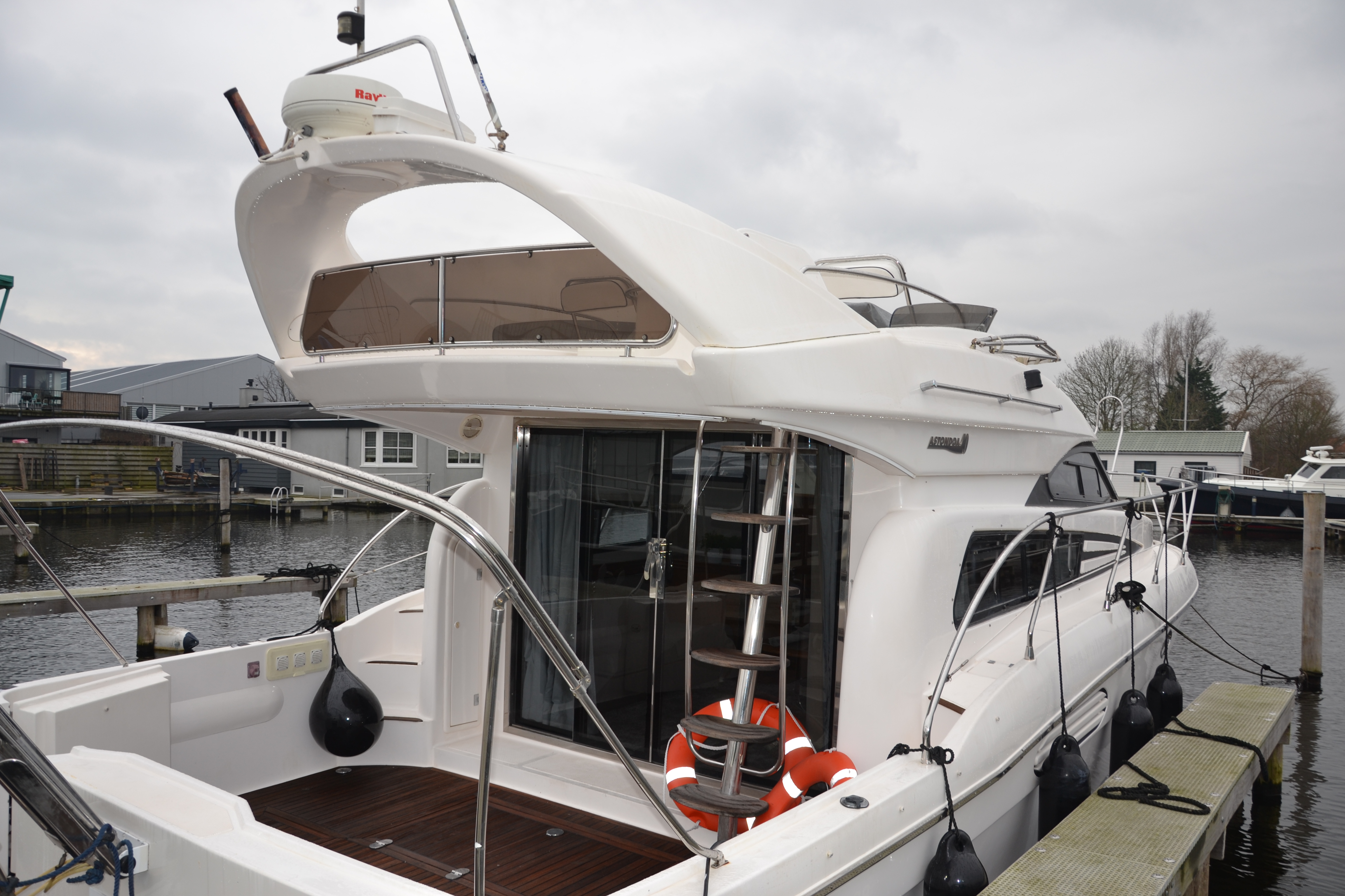 foto: 37 Astondoa  40 Fly