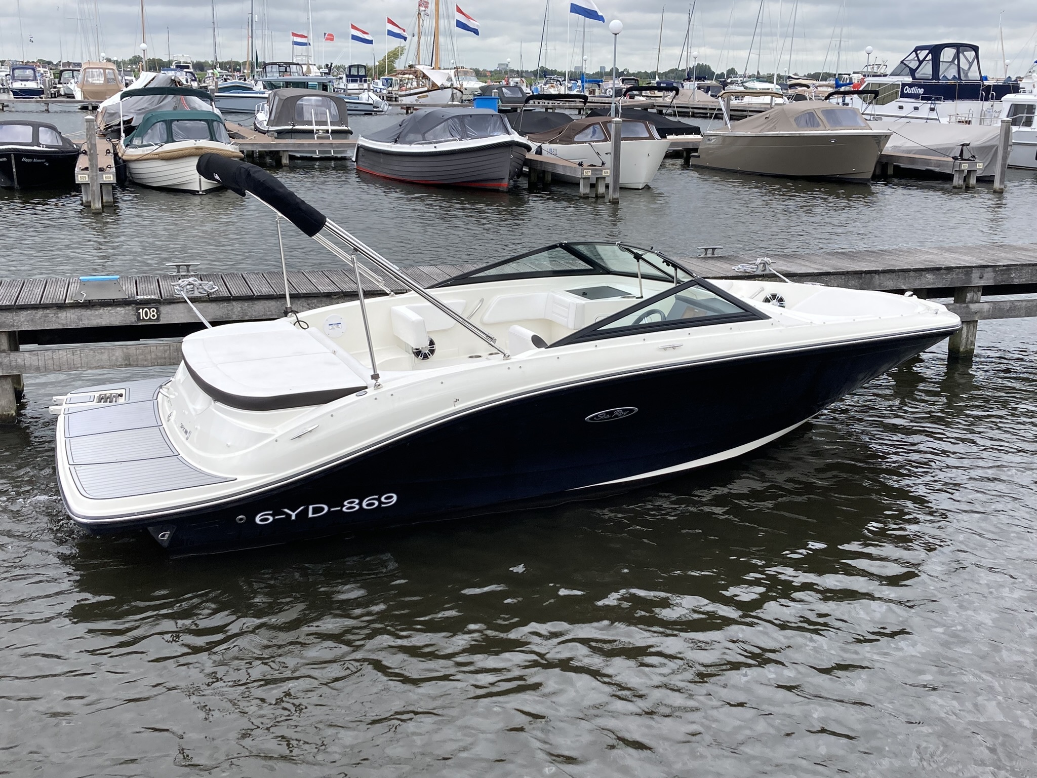 hoofdfoto: 1 Sea Ray SPX 190