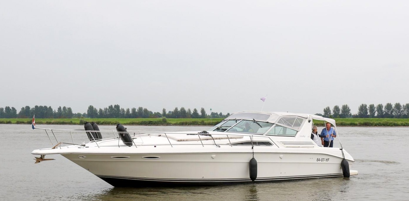 foto: 75 Sea Ray Sea Ray 400 Express Cruiser
