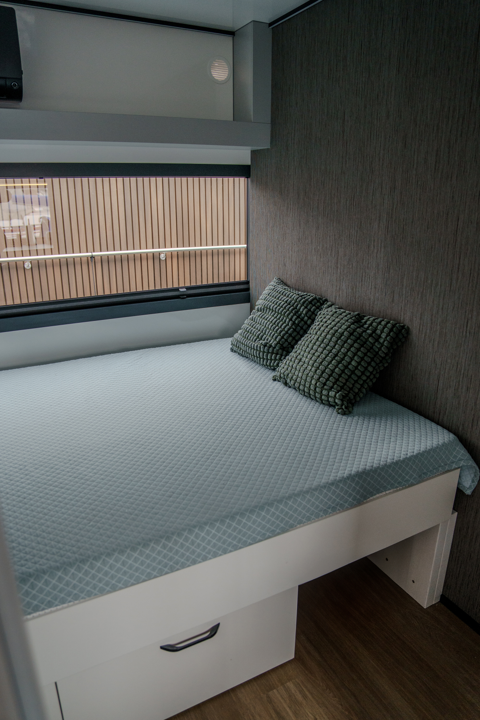 foto: 4 Nordic Season NS 43 EVO 37 CE-C Houseboat