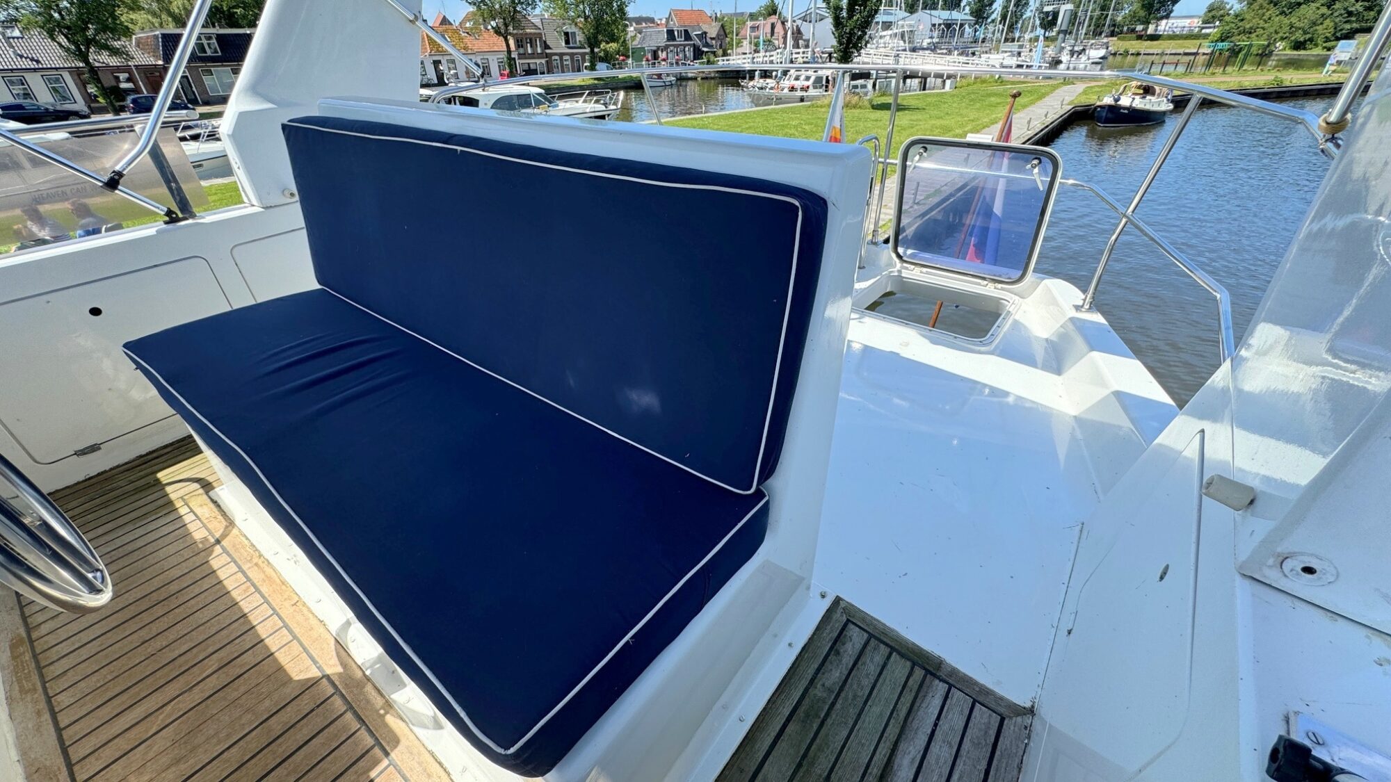 foto: 30 Whitewater Whitewater Wolfe 46 Flybridge