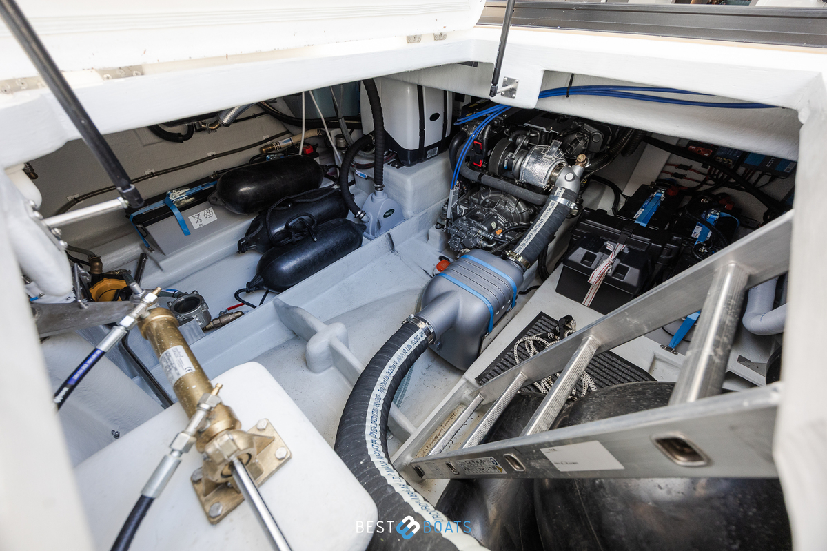 foto: 52 Cobra Yachts Futura 36 Premium Fly