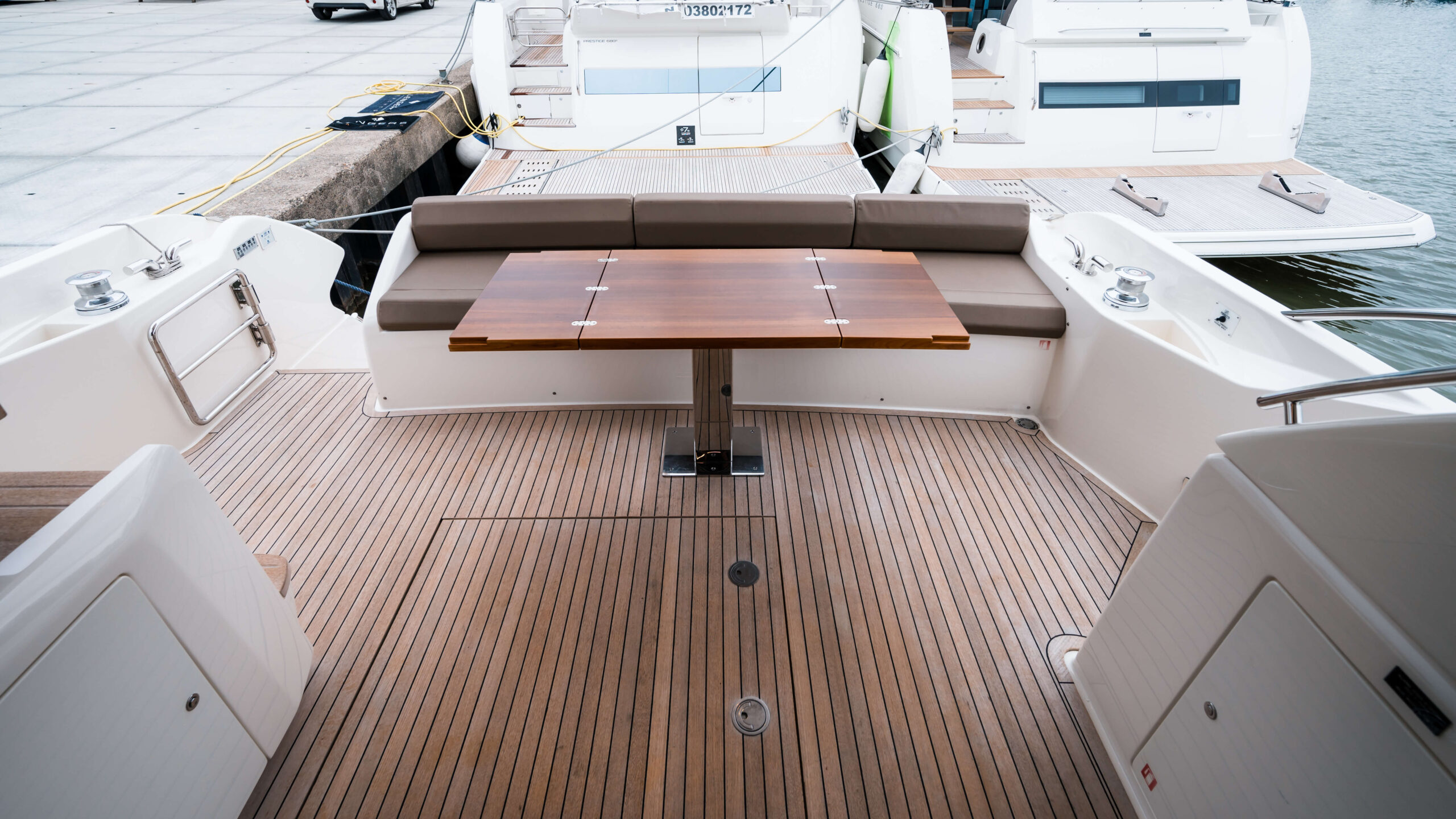 foto: 78 Ferretti Yachts 550