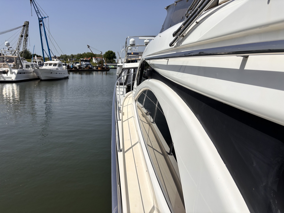 foto: 35 Azimut 46 Fly