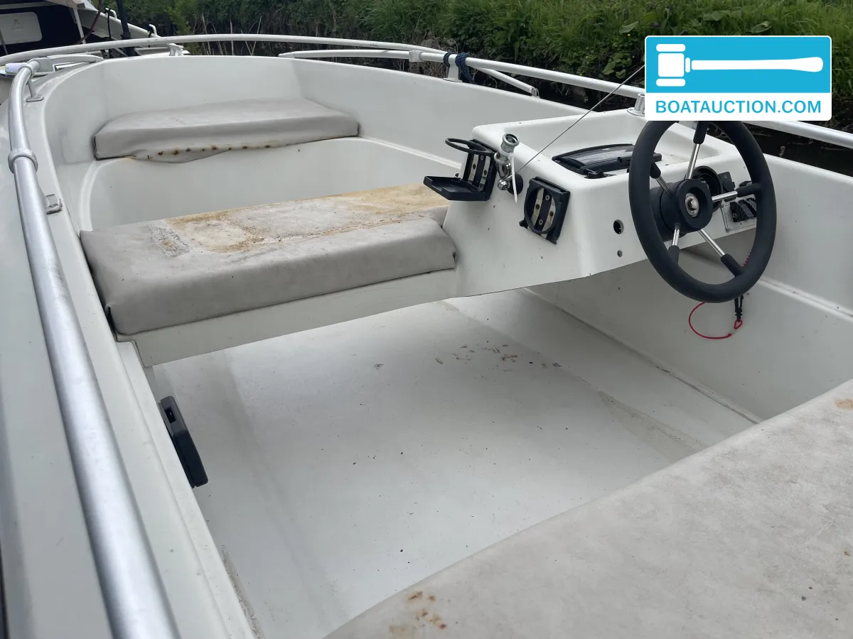 foto: 15 Speedboot 410