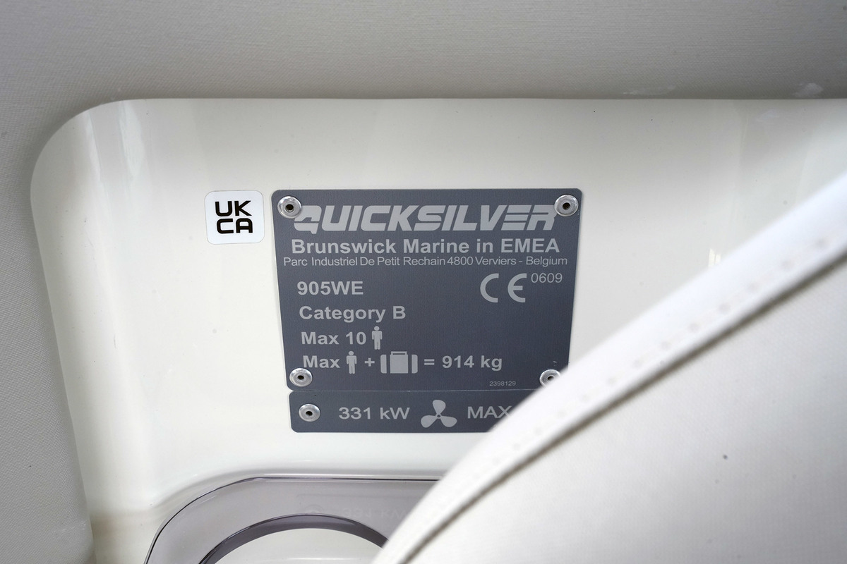 foto: 57 Quicksilver Activ 905 Weekend Outboard