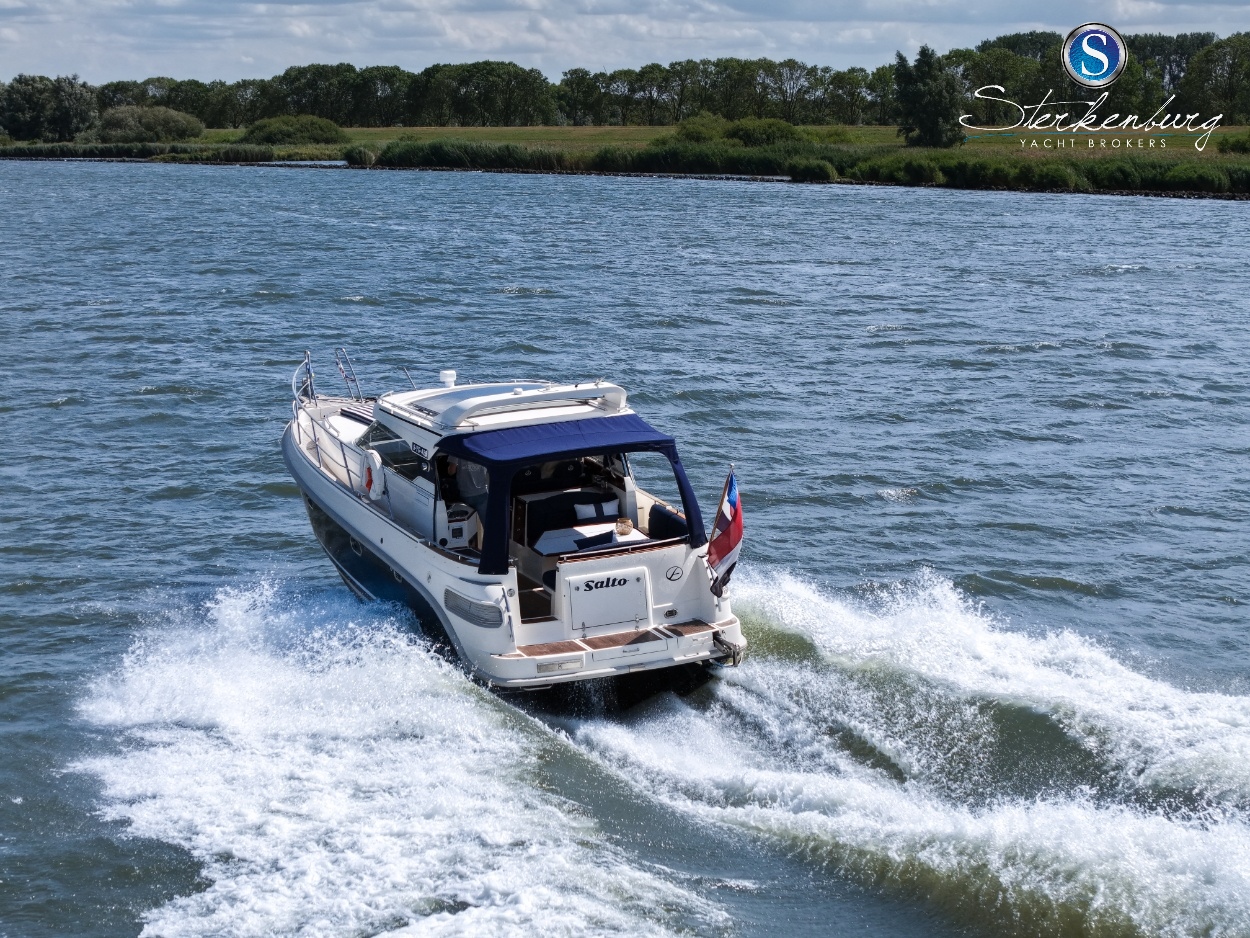 foto: 56 Aquador 33 HT