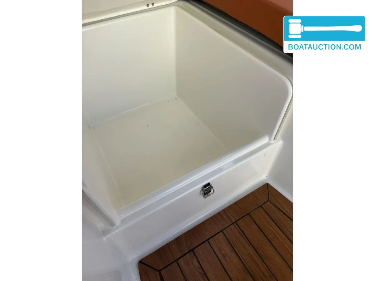 foto: 16 Maxima 600 Tender