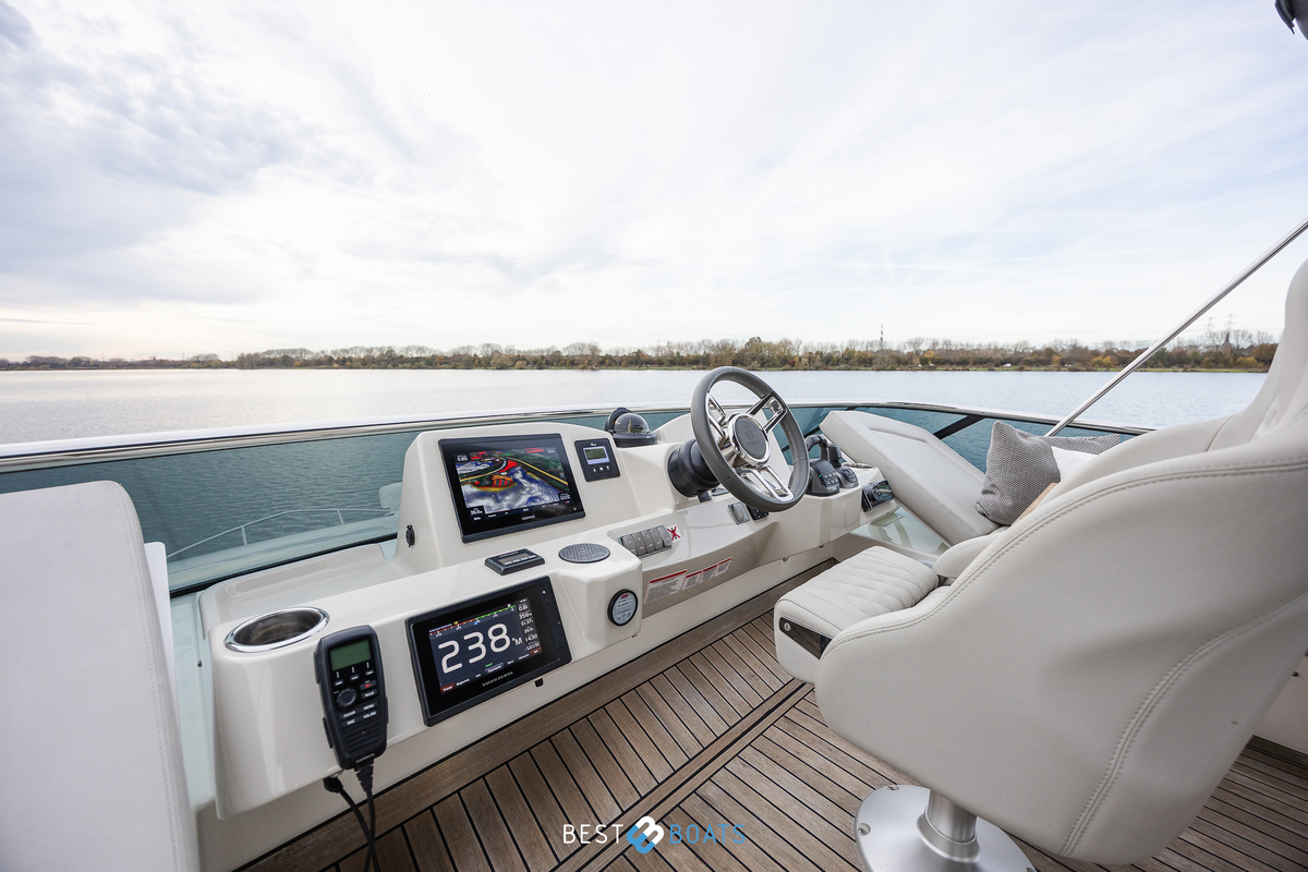 foto: 4 Absolute  Navetta 52