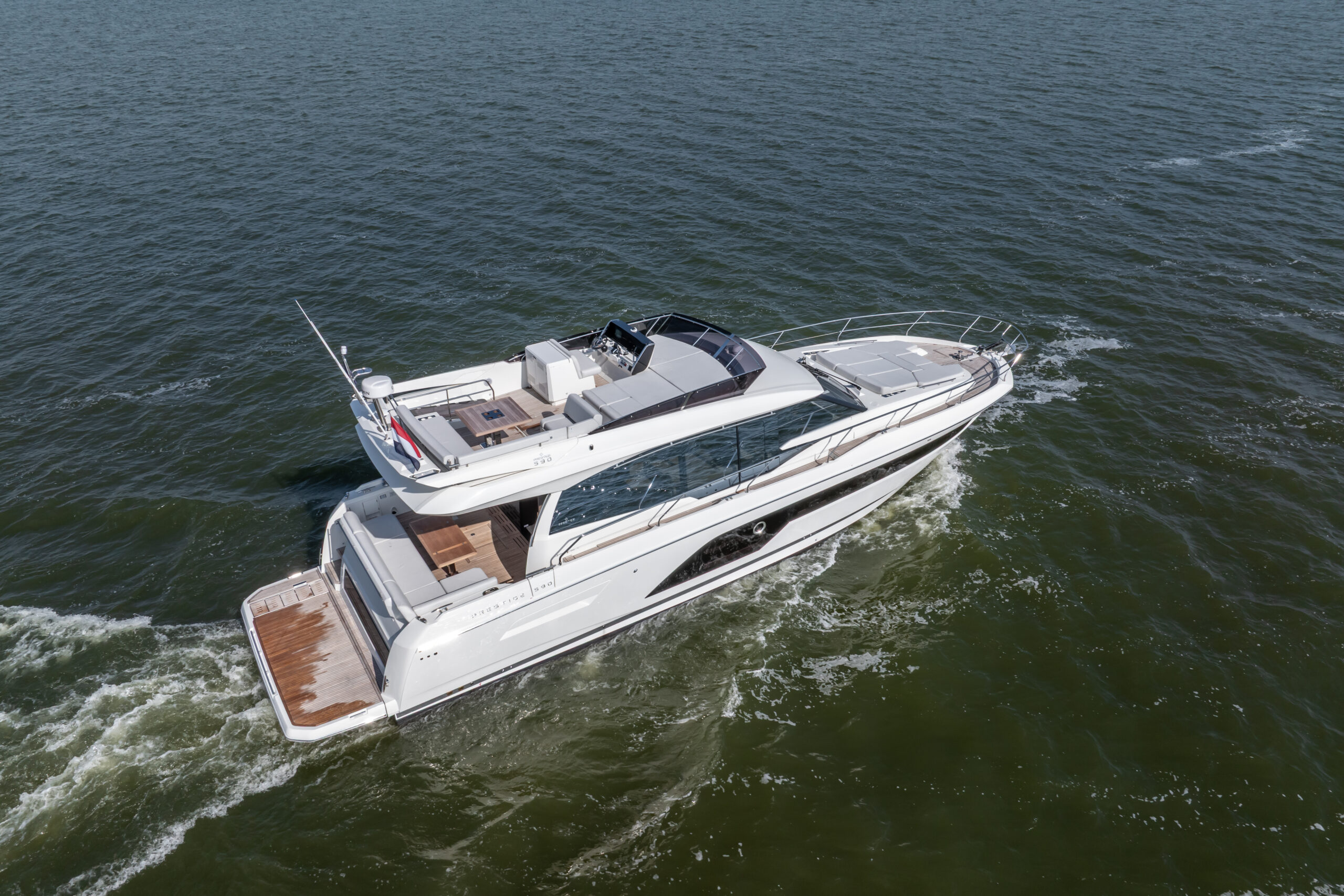 foto: 108 Prestige 590