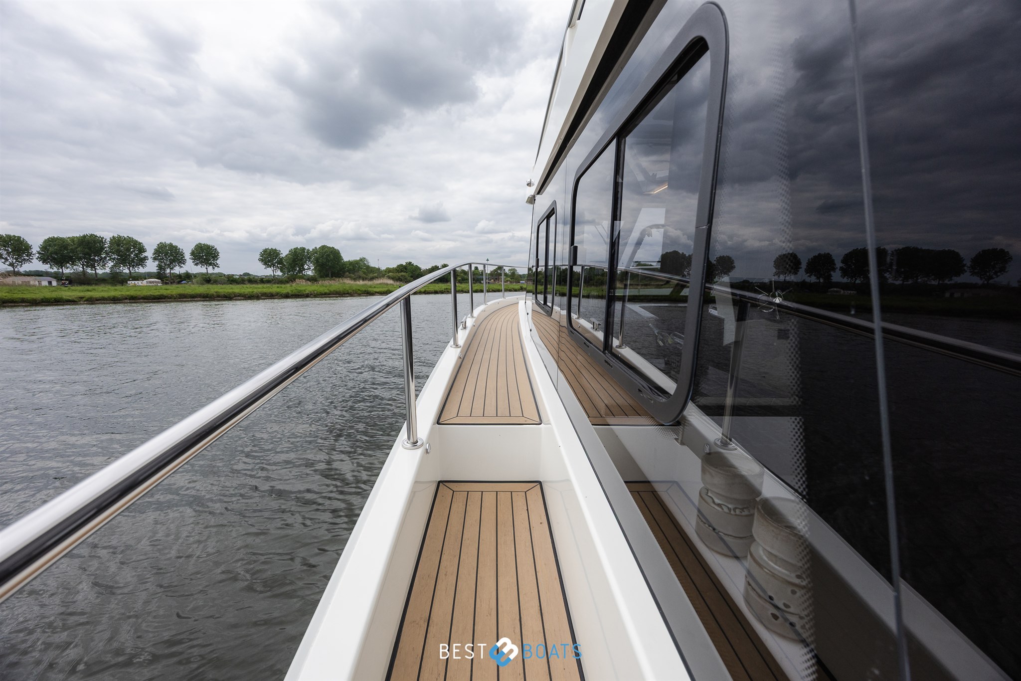 foto: 52 Cobra Yachts Futura 36 Premium Fly