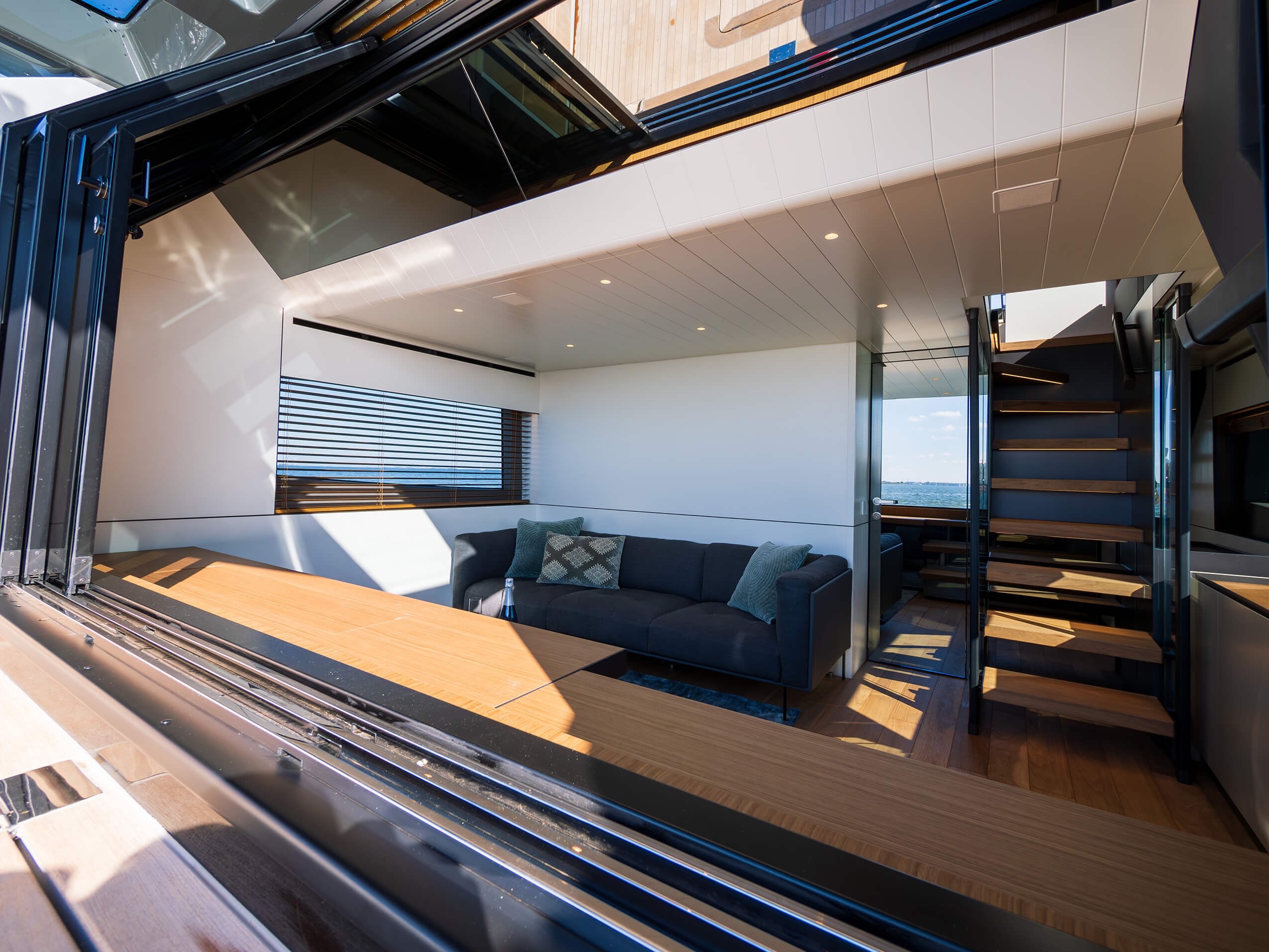 foto: 36 Bluegame BGX60