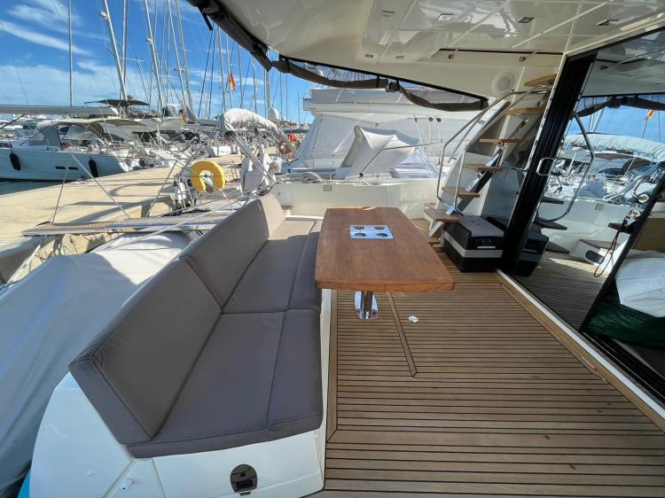 foto: 9 Prestige 560