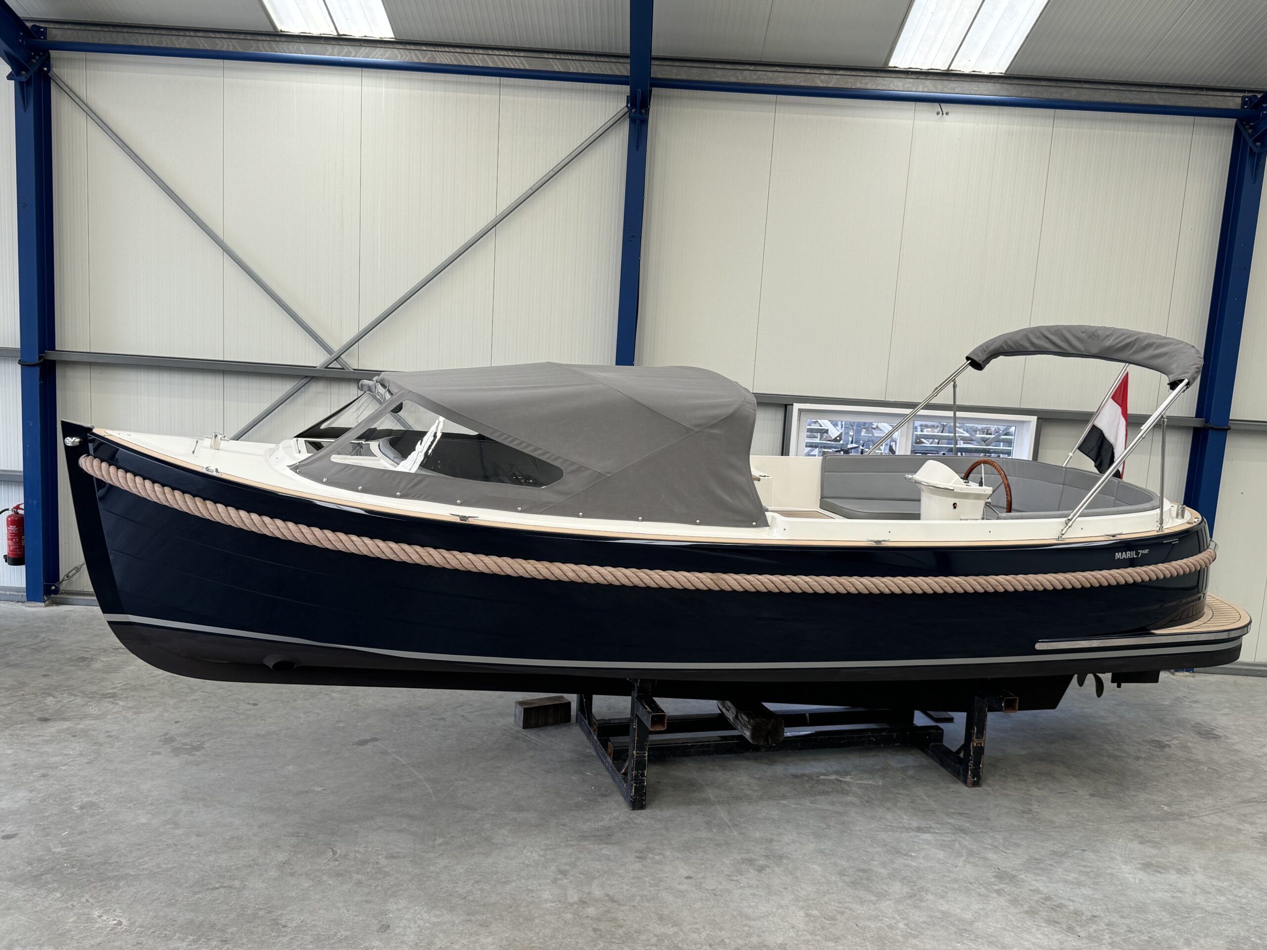 foto: 90 Motorboat 800