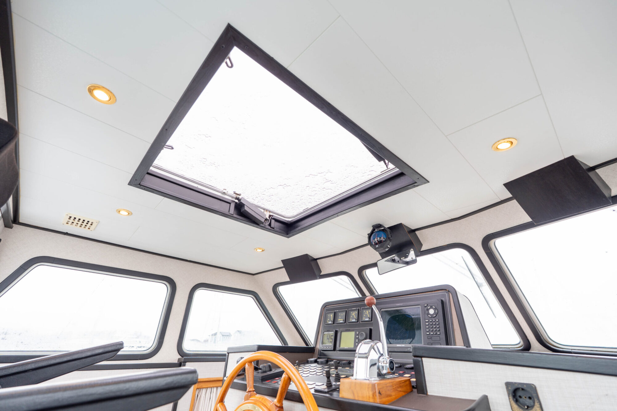 foto: 5 Pieter Beeldsnijder Pieter Beeldsnijder Spiegelkotter 15.00 VS