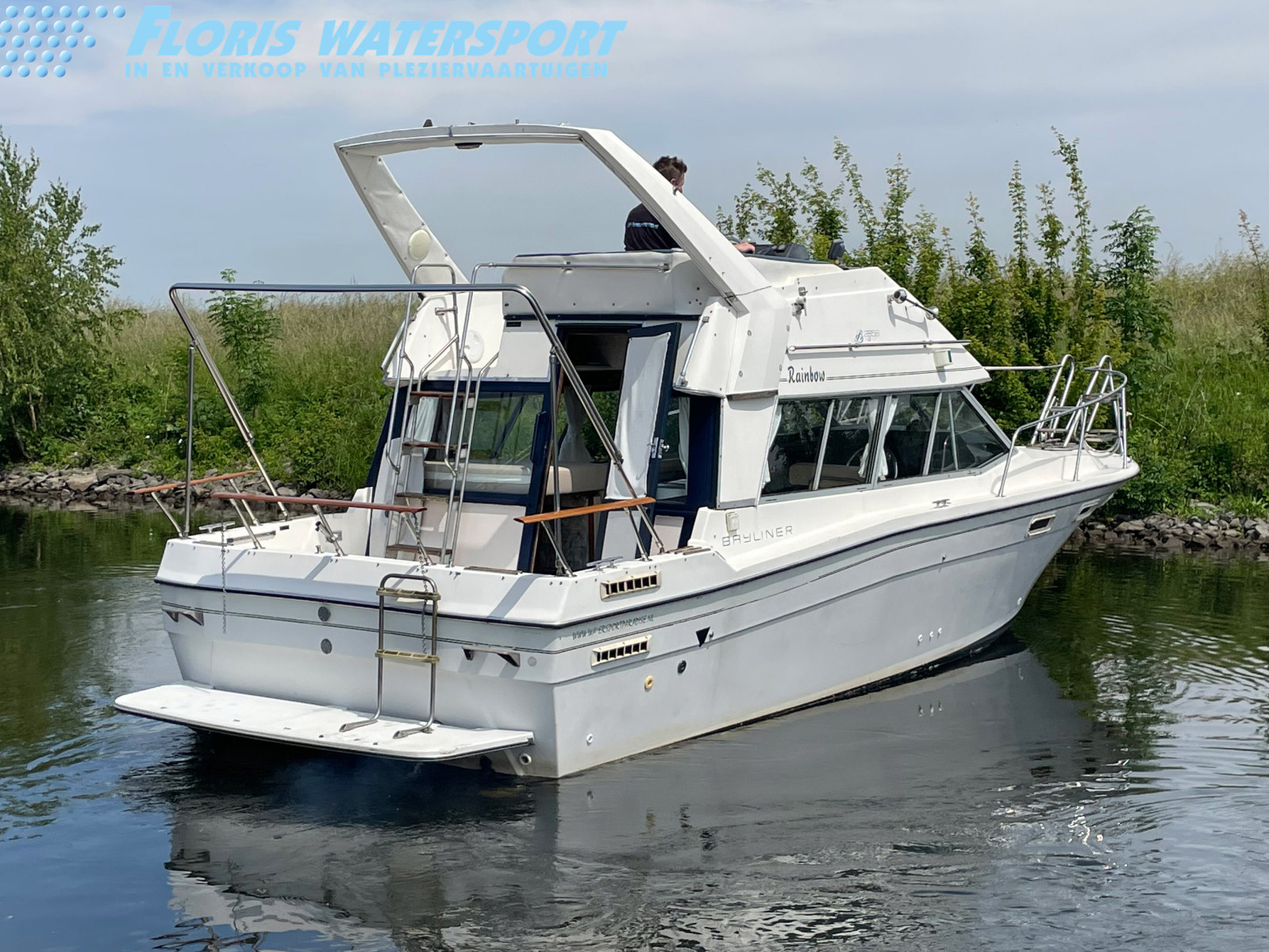 foto: 14 Bayliner  2858