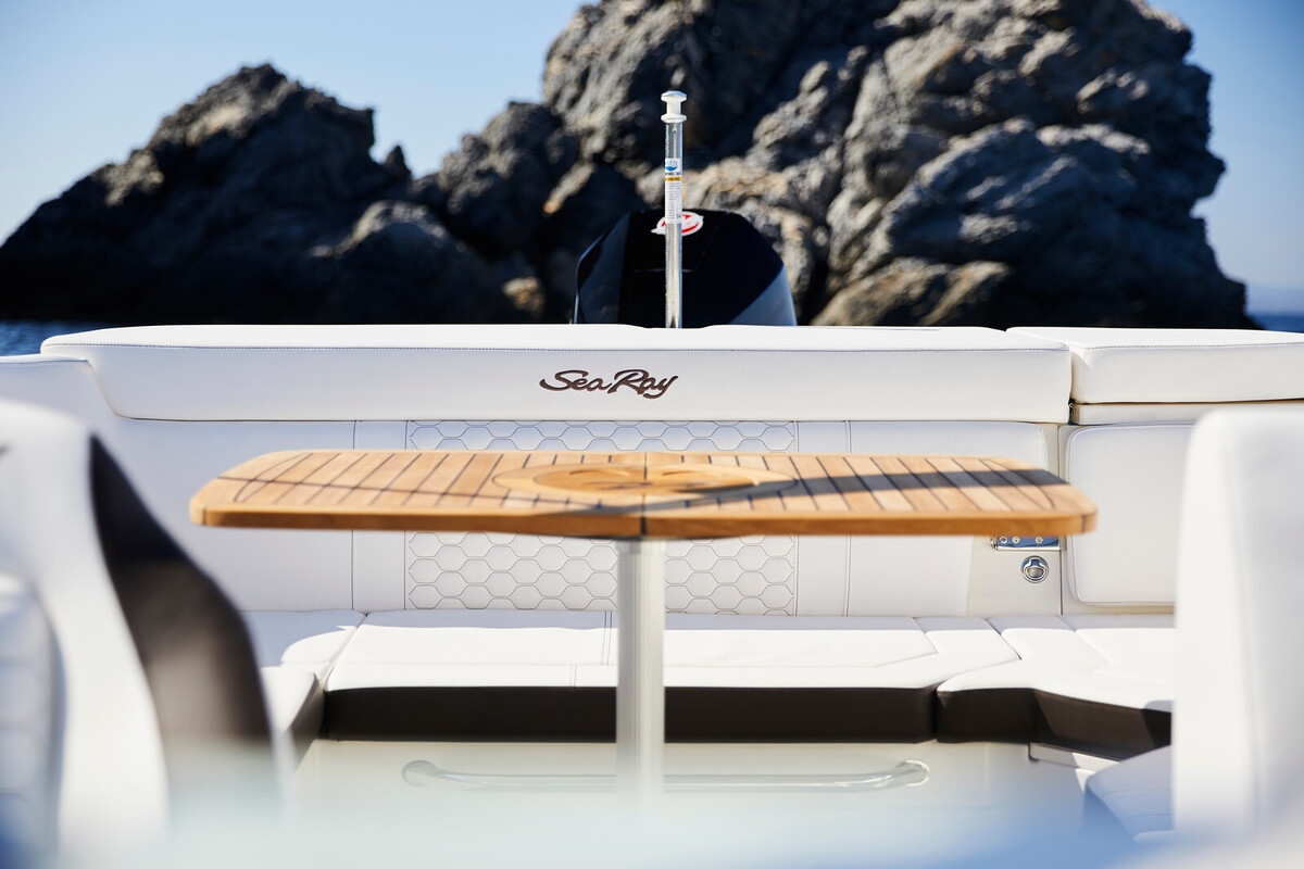 foto: 35 Sea Ray Sun Sport 230 OB