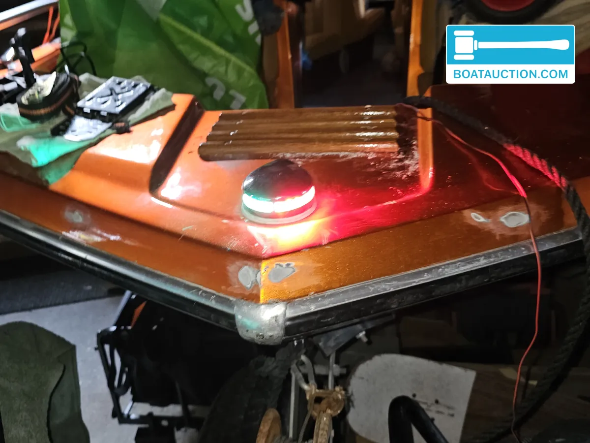 foto: 12 Glastron Bow