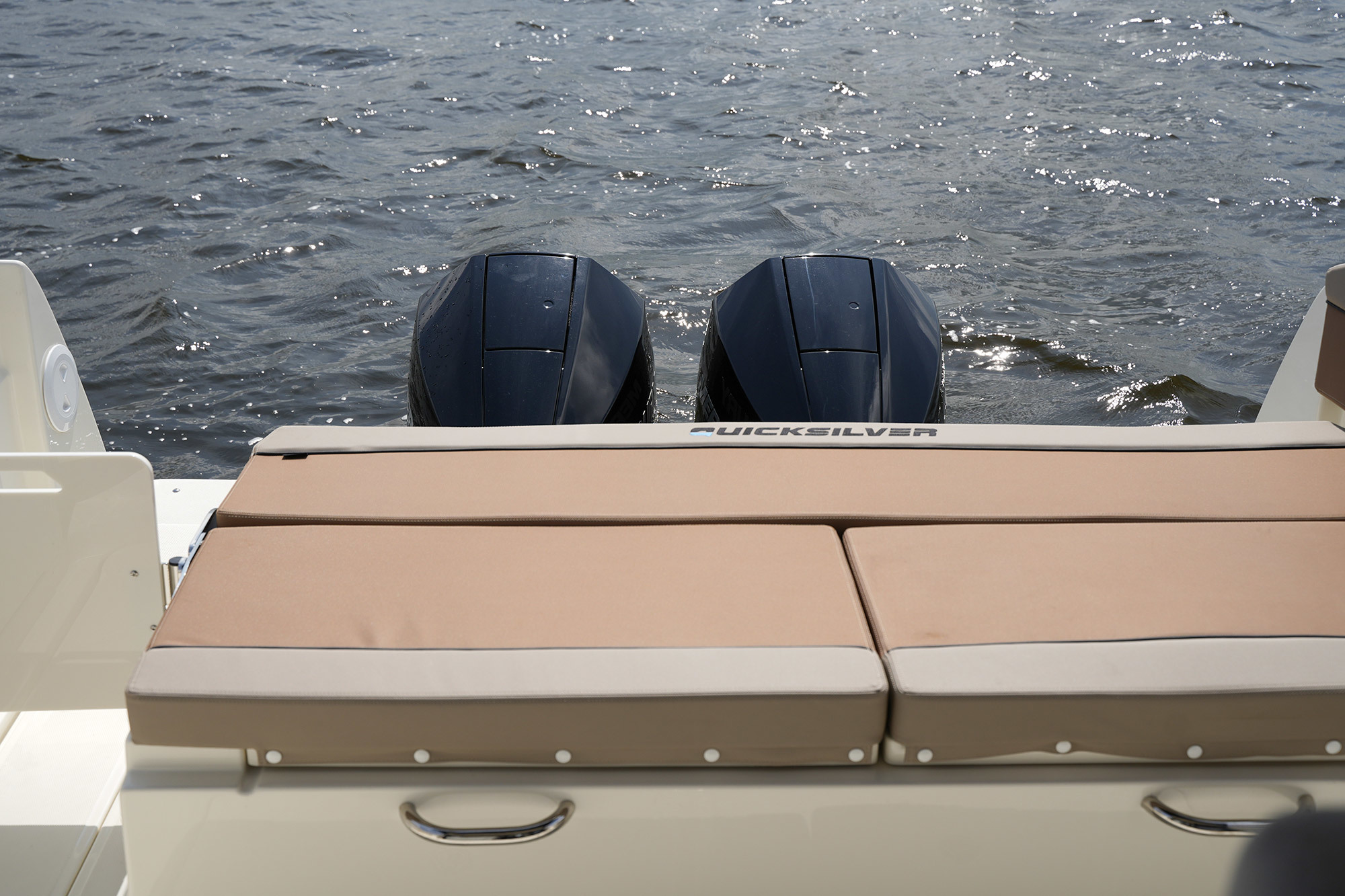 foto: 57 Quicksilver Activ 905 Weekend Outboard