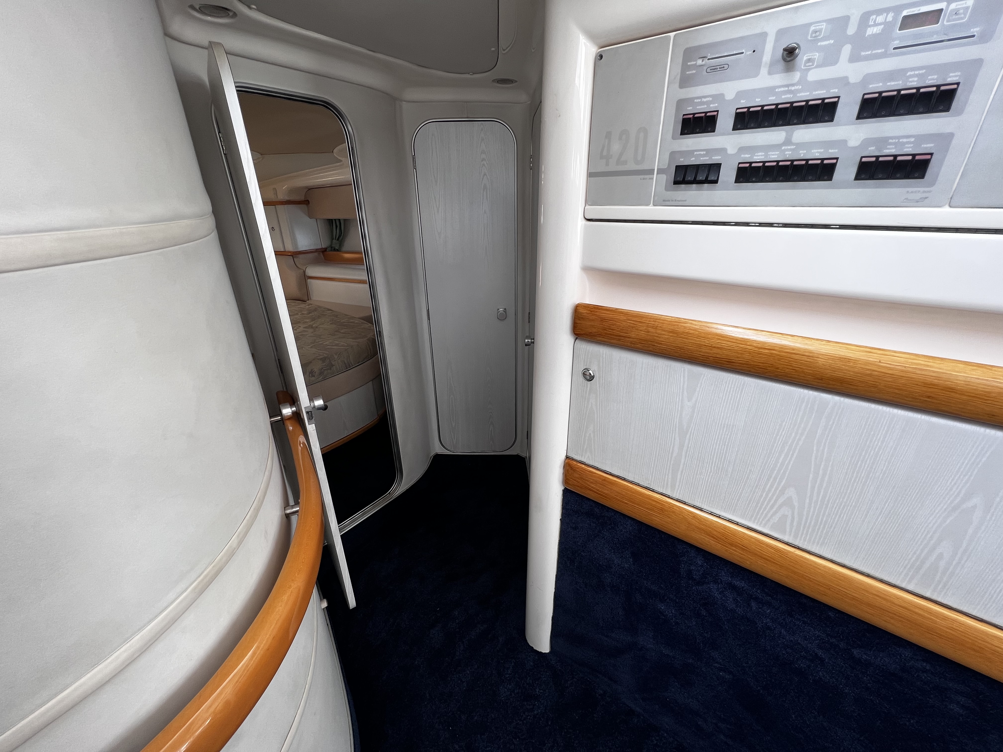 foto: 18 Sealine 420 Statesman