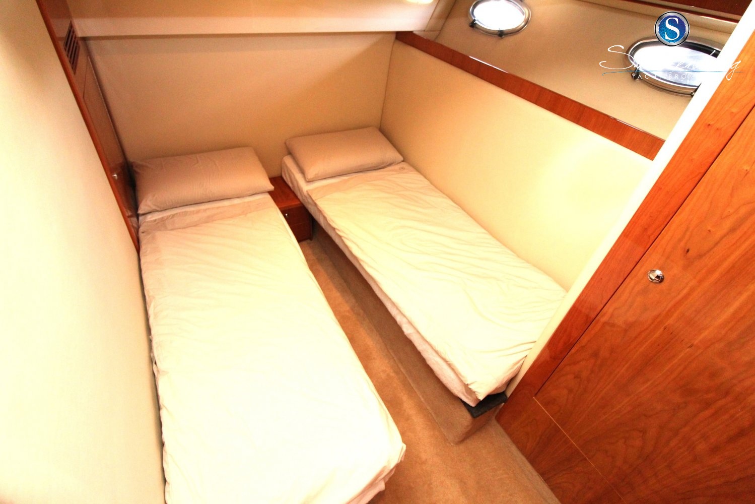 foto: 70 Rivièra 4700 Sport Yacht