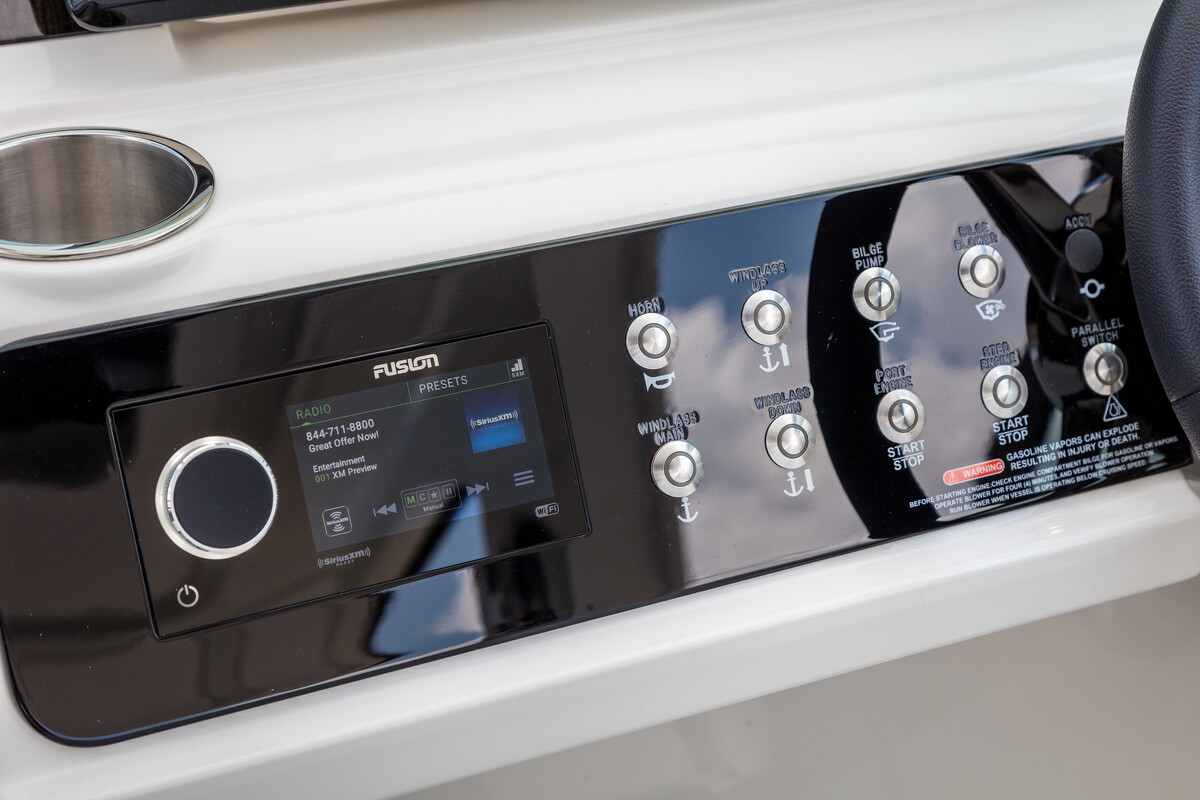 foto: 15 Sea Ray SLX 310