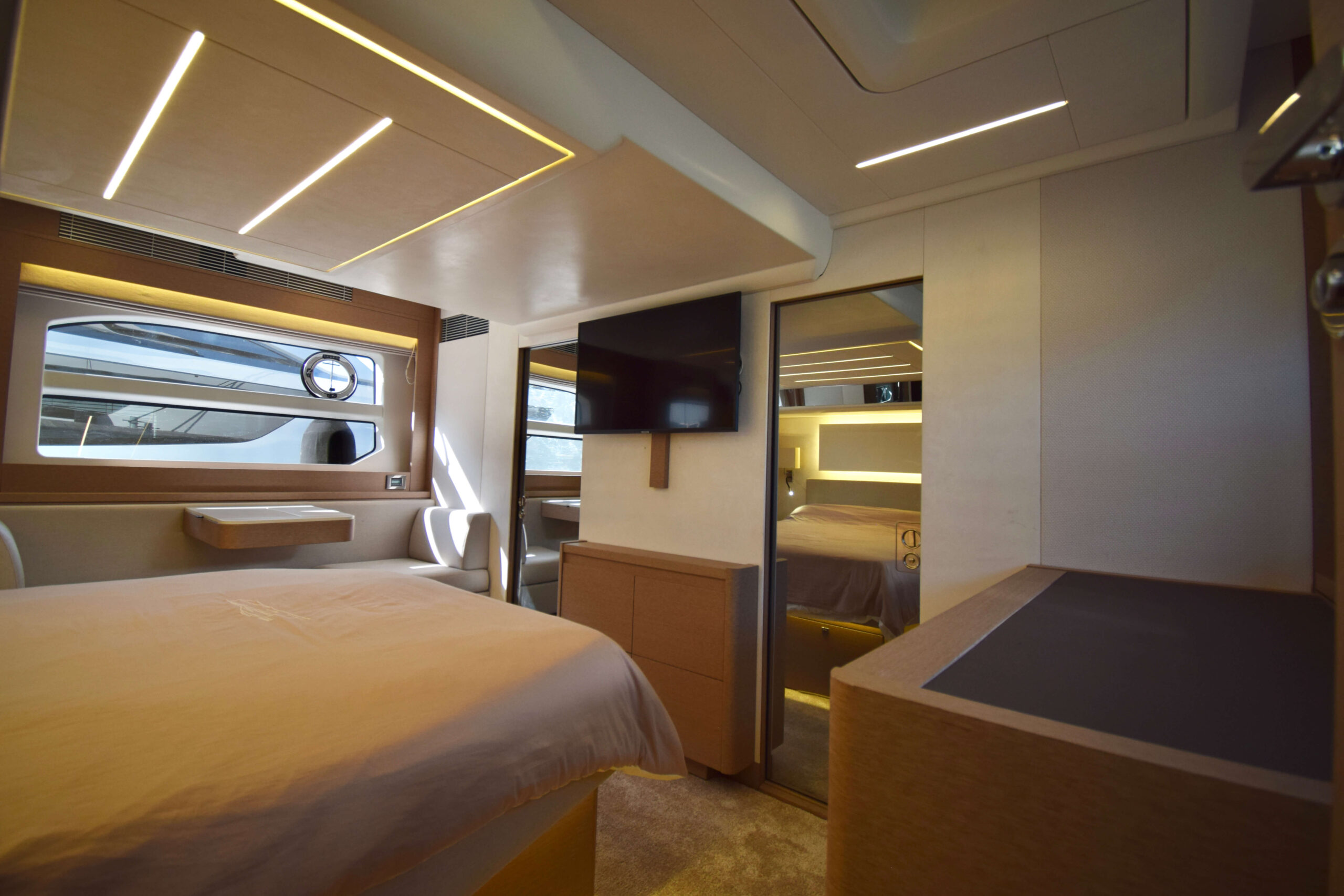 foto: 44 Prestige 590 Flybridge #19