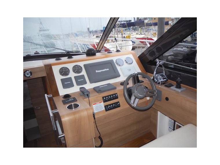 foto: 39 Sealine F 46