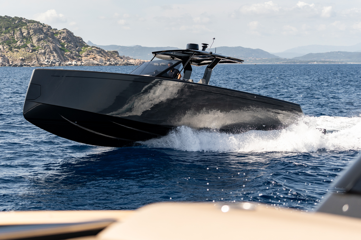 foto: 64 PARDO YACHTS 43  ON STOCK
