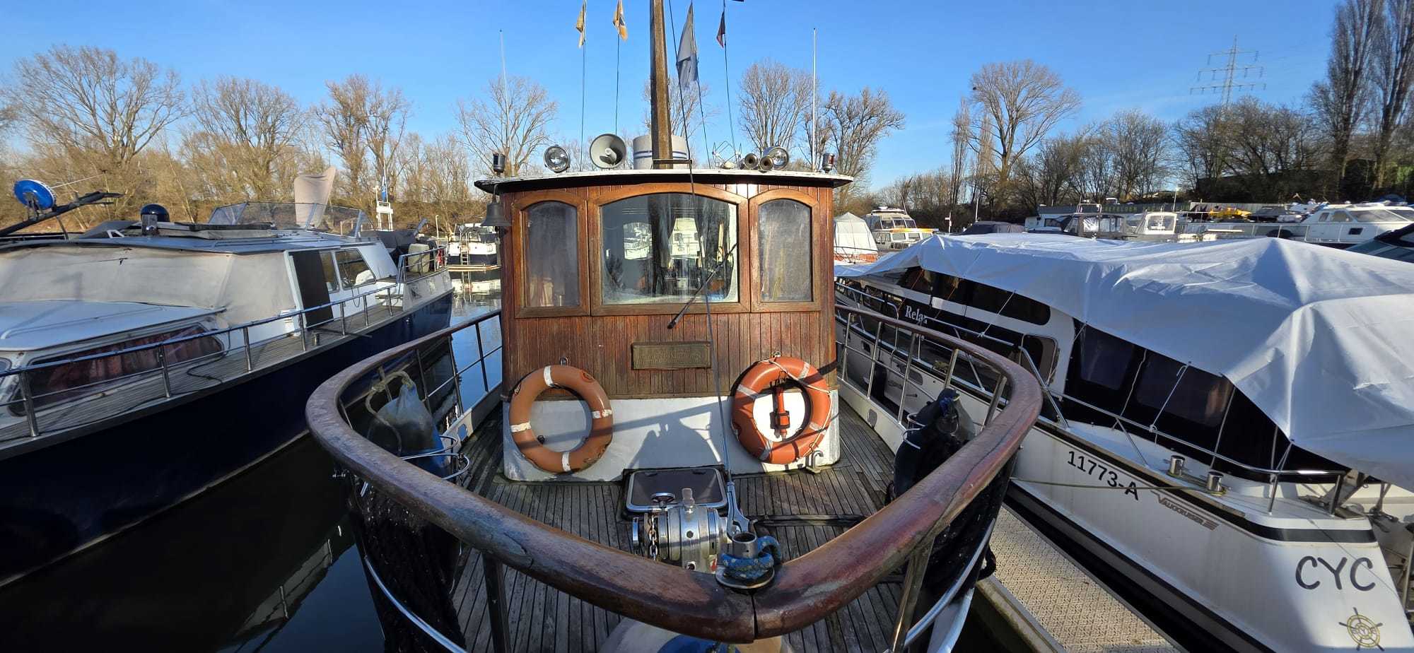 Classic Motor Yacht 14.85