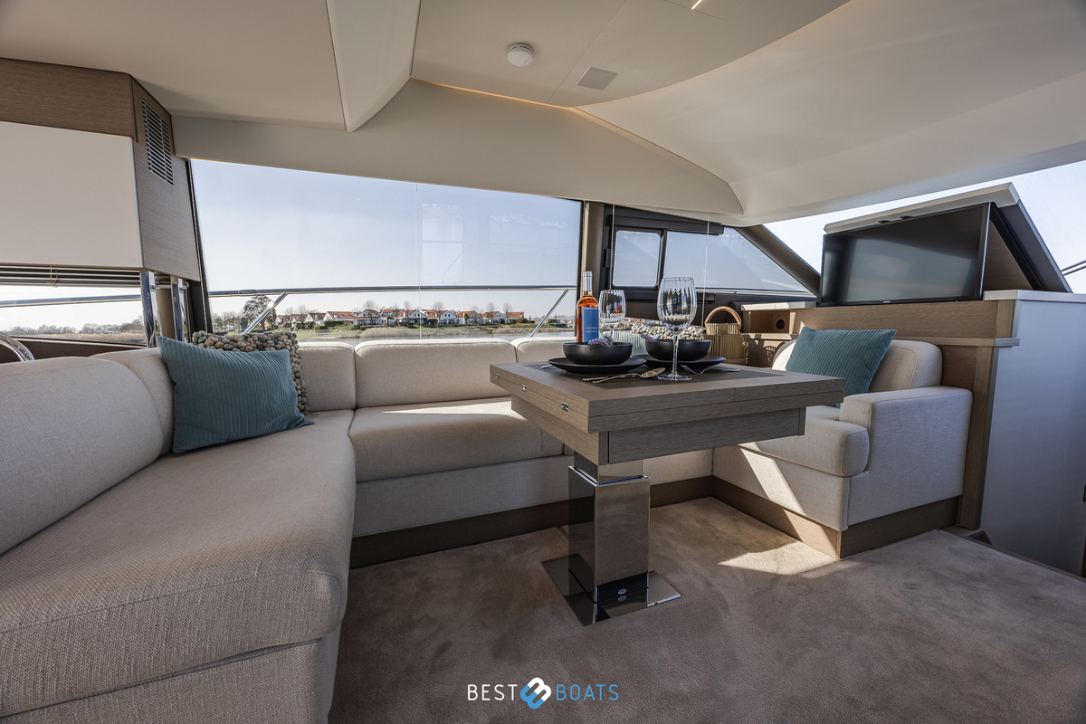 foto: 4 Prestige 520 FLY
