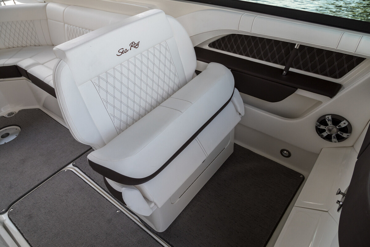 foto: 4 Sea Ray SLX 310