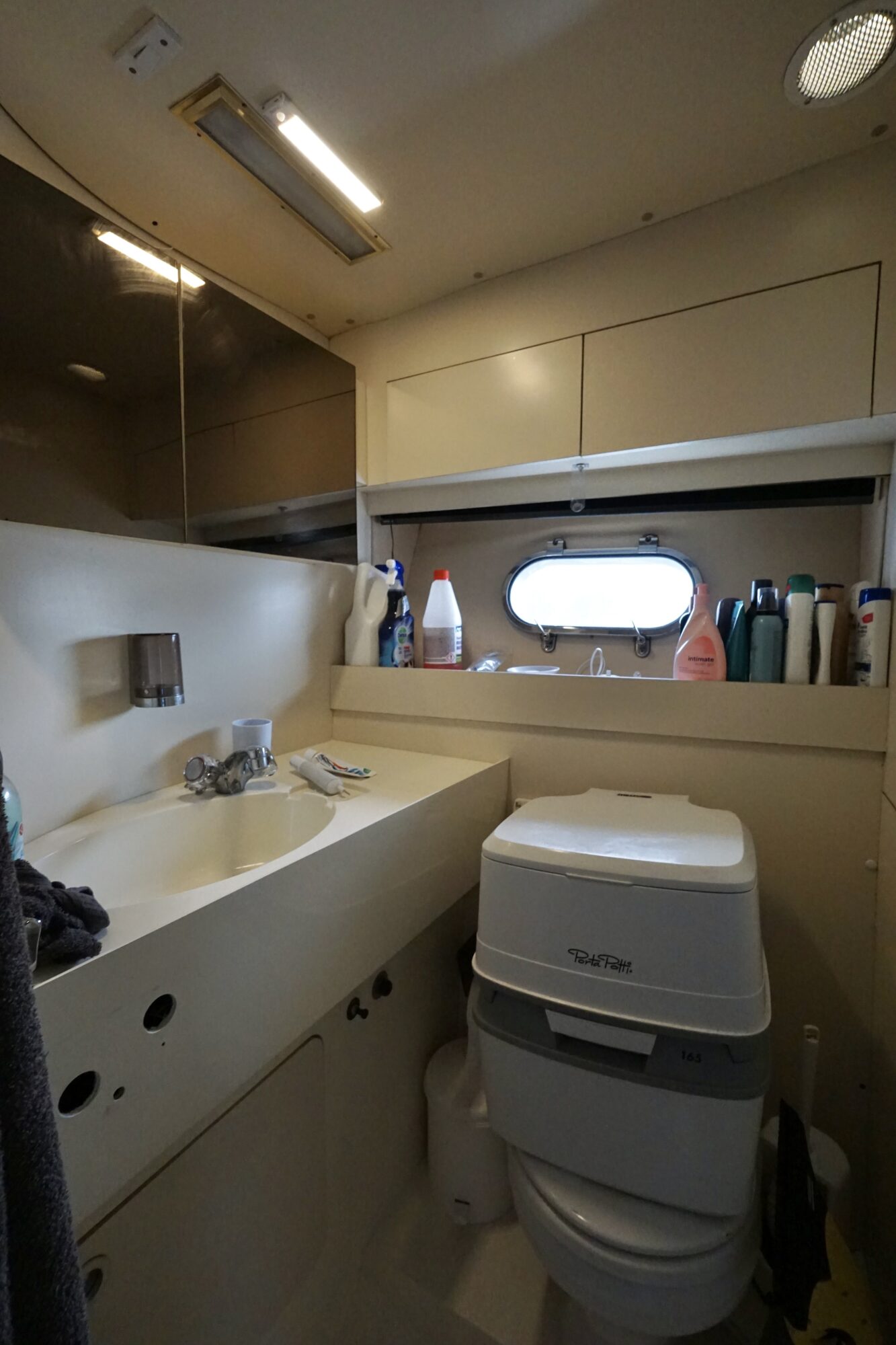 foto: 83 Princess Princess 415 FB