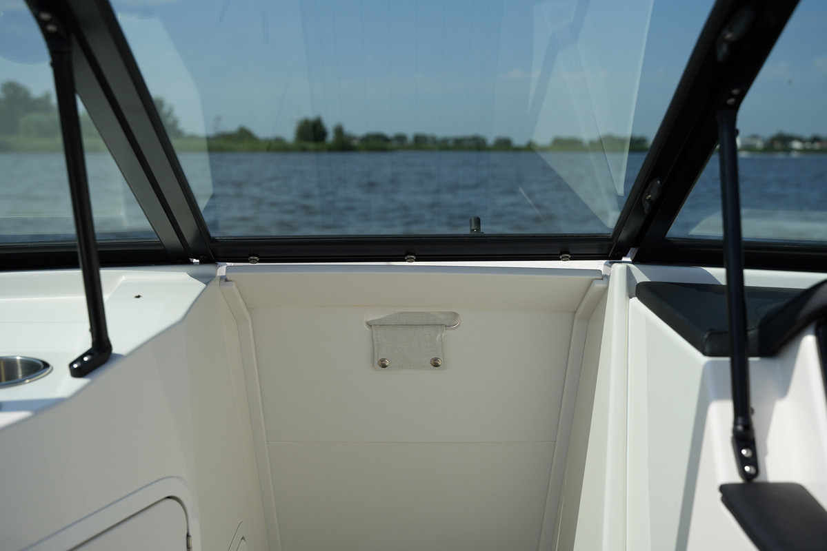 Sea Ray 210