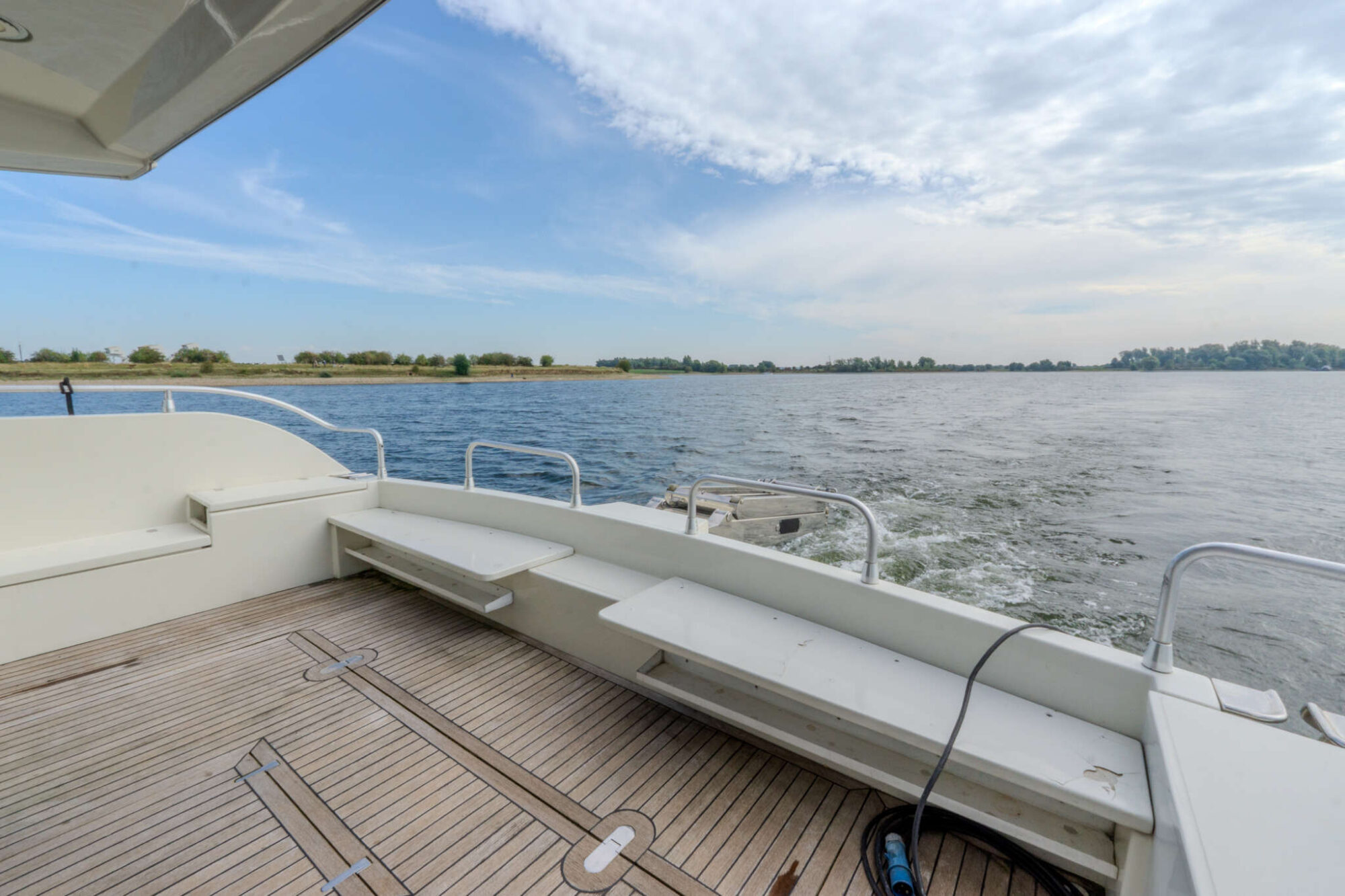 foto: 68 Mochi Craft Mochi Craft 43 Flybridge