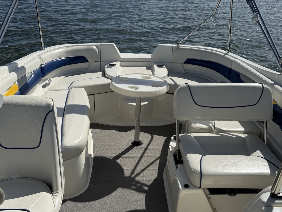 foto: 4 Bayliner 219 SD