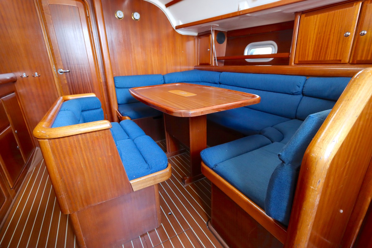 foto: 4 Bavaria  38-3 Cruiser