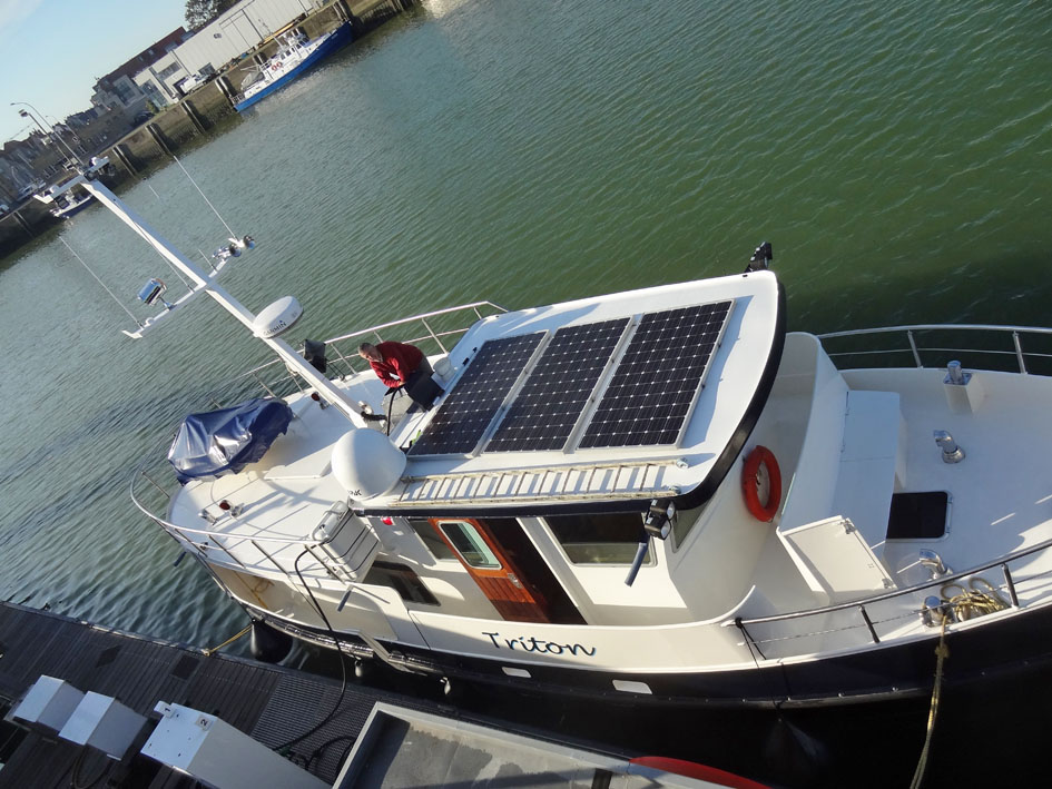 foto: 4 Trawlerjacht 48, zeegaand