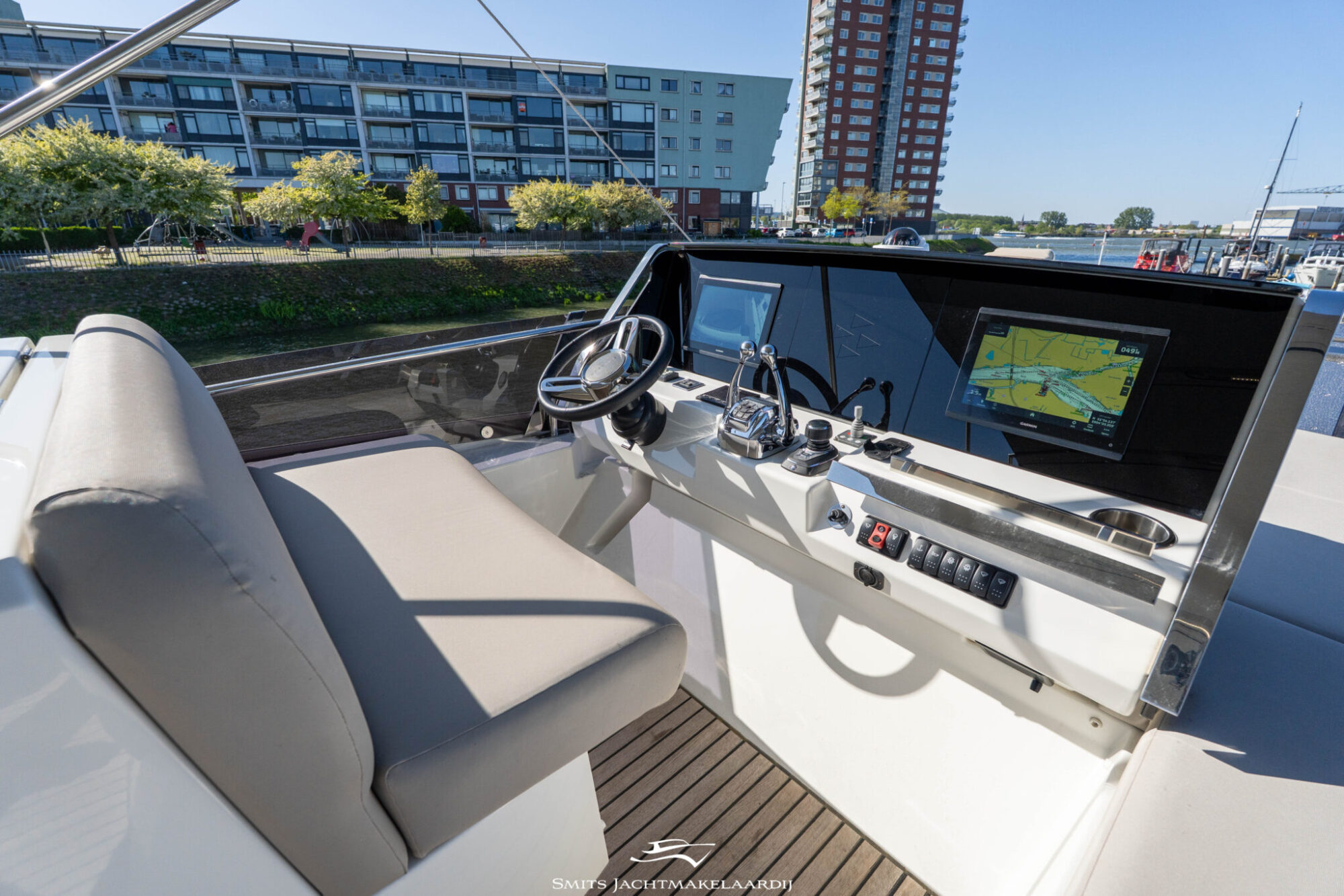 foto: 5 Prestige Prestige 590 Flybridge