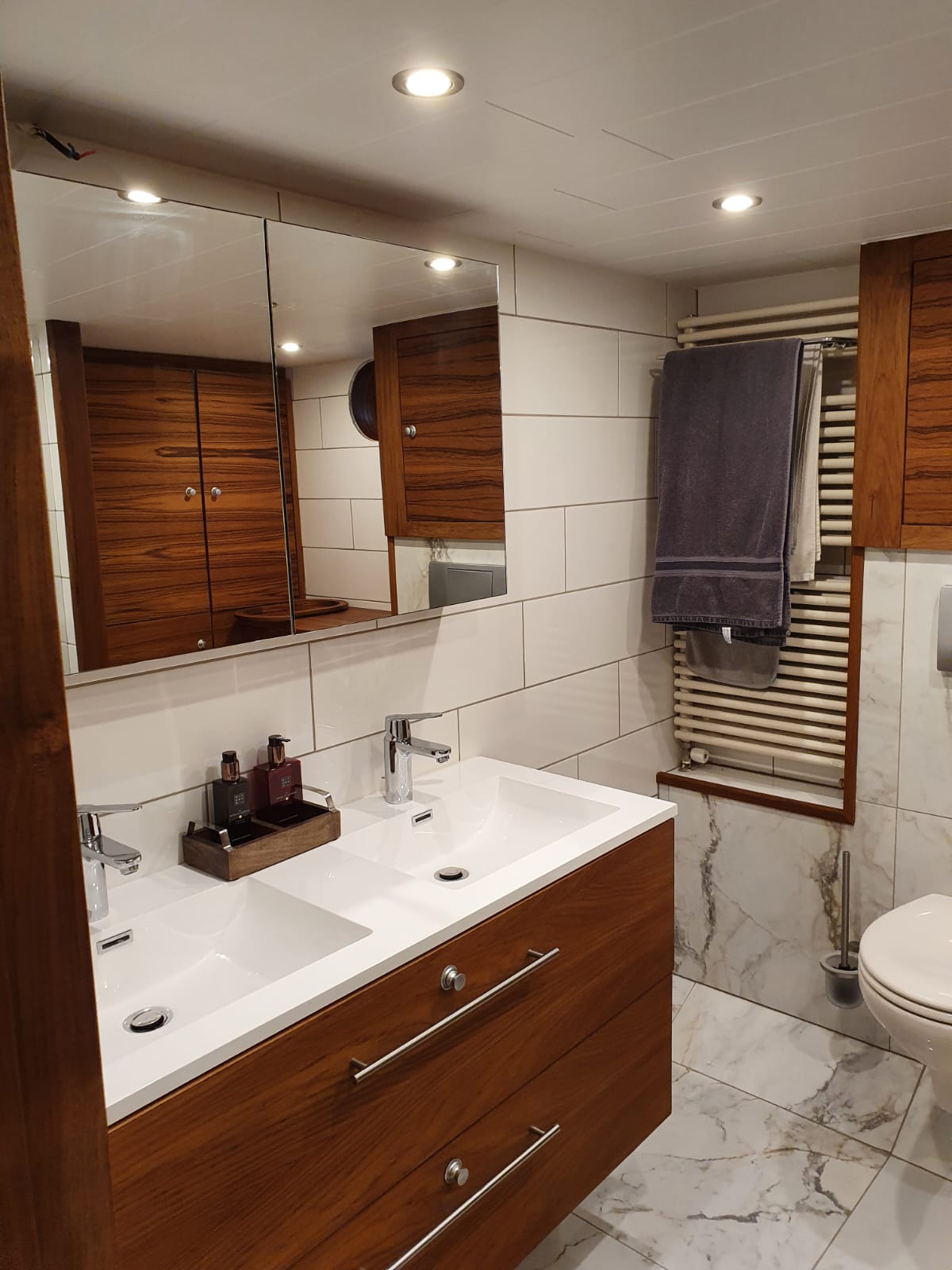 foto: 46 Jacabo 2300 (Varend woonschip)