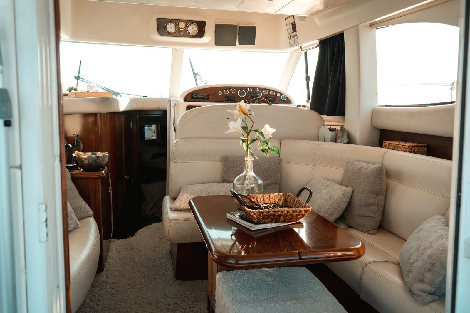 foto: 4 Jeanneau Prestige 36 Fly